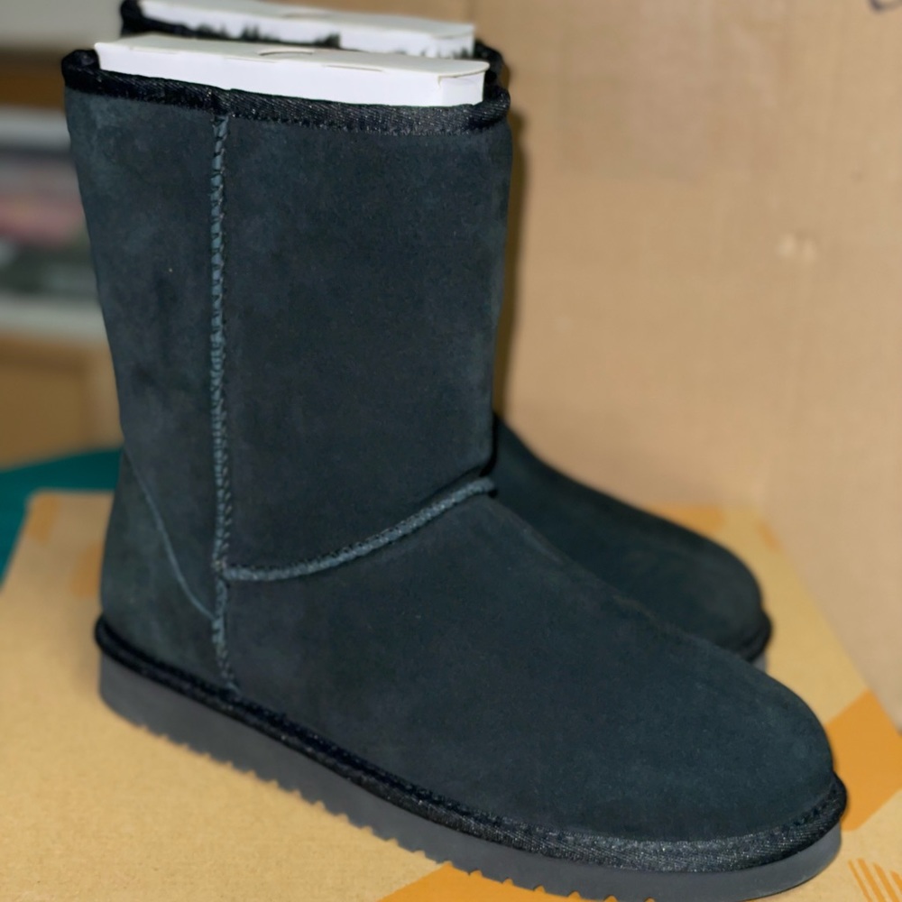 Ugg Boots - image 4